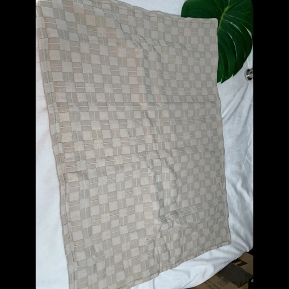 NIB Hotel Collection Diamond Embroidered (1) Standard Pillow Sham Case‎ #257